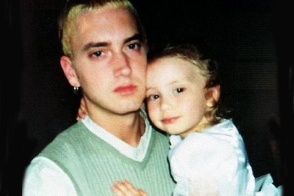 Sećate se Eminemove ćerkice? Mala tatina devojčica je izrasla u veliku lepoticu! (FOTO)