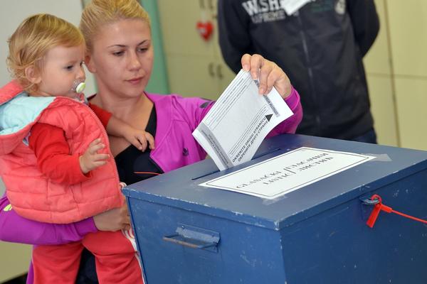 Bosanci masovno prodaju izborni glas! Cena će vas zaprepastiti! (FOTO)