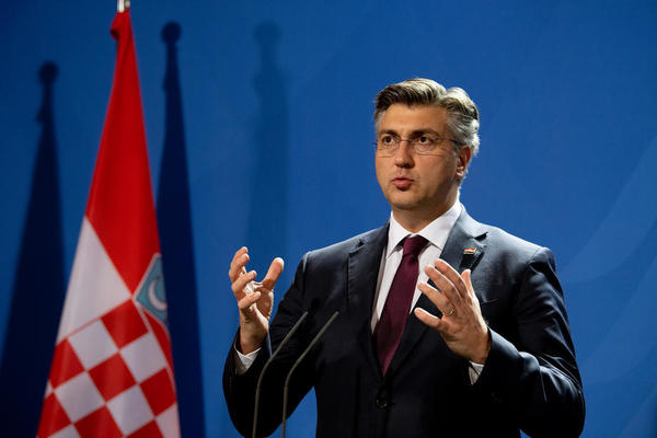 BEĆARAC IZLUDEO PLENKOVIĆA! Hrvatski premijer izjednačio tretman HDZ u Rijeci sa progonom Srba i Jevreja