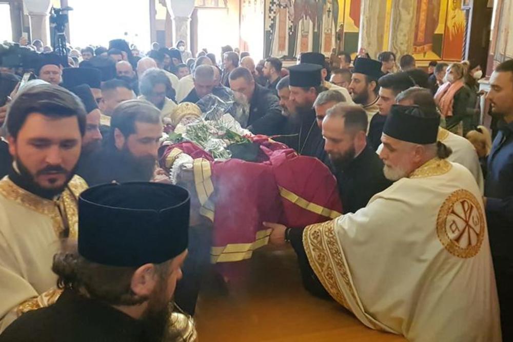 STRUČNJACI OTKRIVAJU: Da li po pravoslavnim običajima crkva treba da obavi čin sahrane Amfilohija nedeljom?