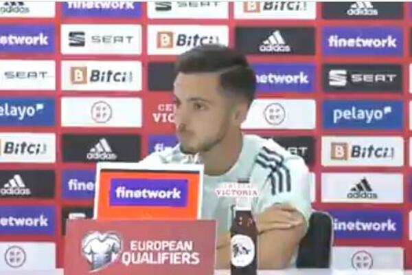 HAOS SITUACIJA U PRIŠTINI: Novinar na konferenciji terao španskog fudbalera da kaže "Kosovo"(VIDEO)