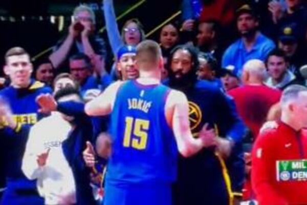 DŽORDANE, SRBINE! Hit scena posle pobede Denvera nad Baksima - srpski običaji su u modi u NBA! (VIDEO)