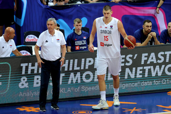 "DOSADNI STE SA JOKIĆEM!" Pešić odbrusio na pitanje o Nikoli - NBA šampion neće igrati za Srbiju na OI? (FOTO)