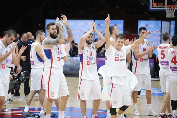 ŠAMPION SI I KAD NE USPEŠ: Poruka koja je naježila srpske košarkaše! (FOTO)