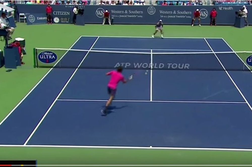 Beker bi gađao u glavu Federera zbog nove taktike koju primenjuje! (VIDEO)