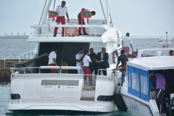 MALDIVI: Eksplozija na predsednikovom čamcu, troje povređeno (VIDEO)