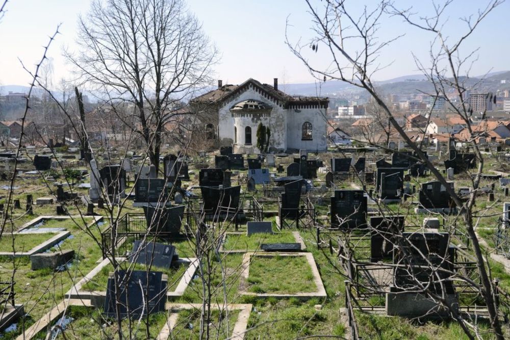 Jeziva statistika: Na Kosovu za 15 godina uništeno 10.000 srpskih grobova!