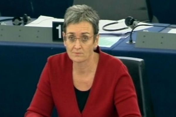 Potpredsednica EP: Prekinite s pritiscima, zastrašivanjem i cenzurom medija!