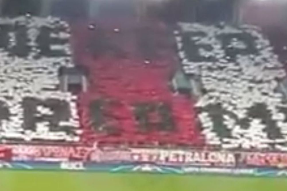Arsenal je u Pireju dočekala spektakularna koreografija! (VIDEO)
