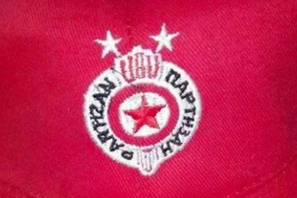 Volim Partizan crveno-bele boje! Novi marketinški trik Kineza iz Podgorice (FOTO)