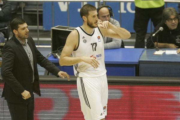 Perović se oprostio od Partizana: Bila je čast igrati u crno-belom dresu!