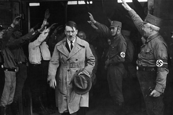 Hik Hitler! Lešio je pivo iza rešetaka, a imao je i mali nedostatak (FOTO)