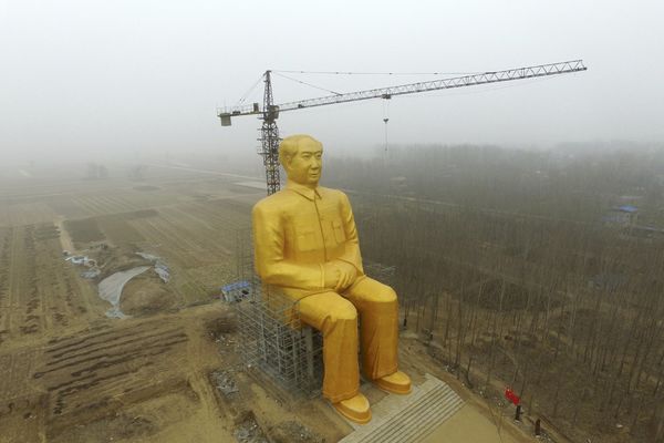 Veličina je bitna: U Kini podignut 37 metara visok kip Maoa Cedunga (FOTO)