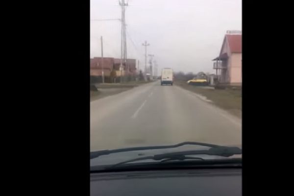 Istripovao da je Flojd: Kombi Zelenila jurio preko 130 km/h, dobro što nikog nije ubio! (VIDEO)