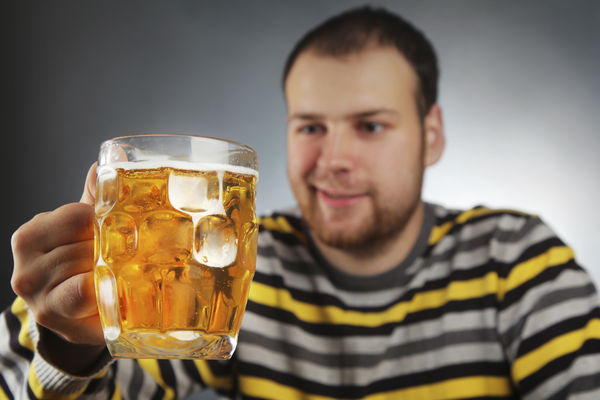 Sipaju nam vodu u alkohol, a naplaćuju duplo: Kako nam podvaljuju u noćnim klubovima? (FOTO)
