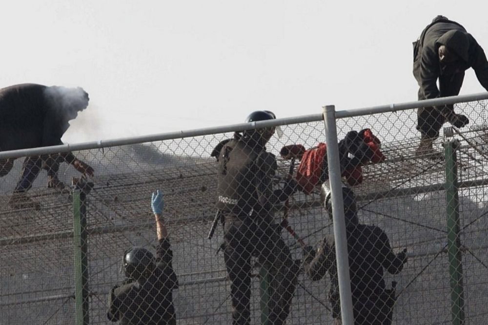 Makedonija zatvorila granicu za migrante: Nema ulaza iz Grčke! (FOTO)