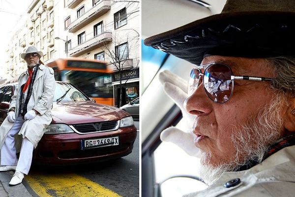 Turisti ga slikaju, Beograđani blenu u njega! Taksista pušta Šopena i vozi u belim rukavicama! (FOTO) (VIDEO)