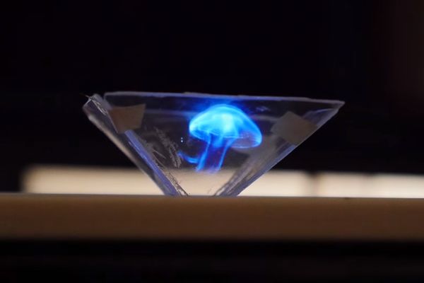 Umete li da napravite hologram? Trebaju vam samo lenjir, makaze i parče plastike (VIDEO)