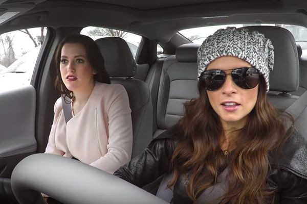 Ušli su u taksi, a nisu znali da je za volanom maskirana najbolja žena vozač na svetu! (VIDEO)