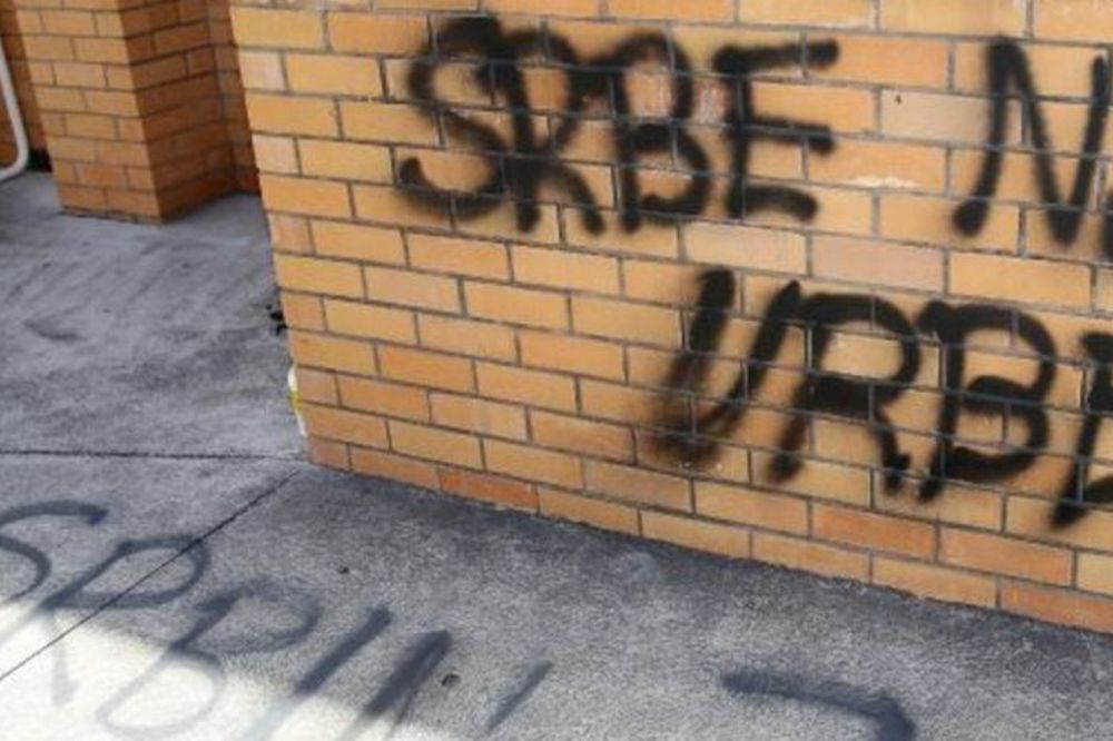 Rat i dalje traje: Ustaški grafiti na srpskoj crkvi u Australiji! (FOTO)
