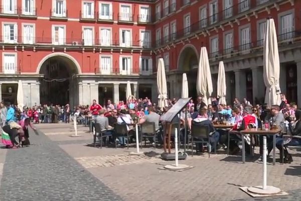 Navijači PSV ponižavali prosjakinje u Madridu! (VIDEO)