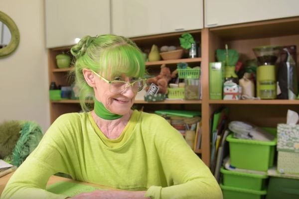 Da li znate, ko je ova zelena dama i zašto je toliko poznata? (VIDEO)