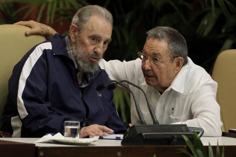 Fidel se pojavio u javnosti prvi put posle devet meseci (FOTO)