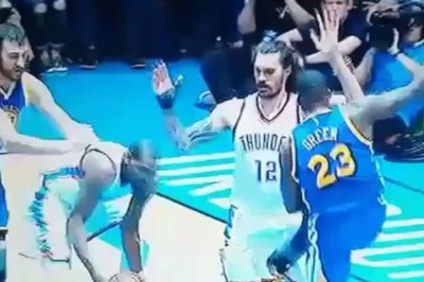 Košarkaš Golden Stejta nemoć je odlučio da iskali udarcem u međunožje! (VIDEO)
