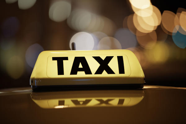 Svaka čast: Prijateljski taksi vozi građane Mirijeva do grada za dž! (FOTO)