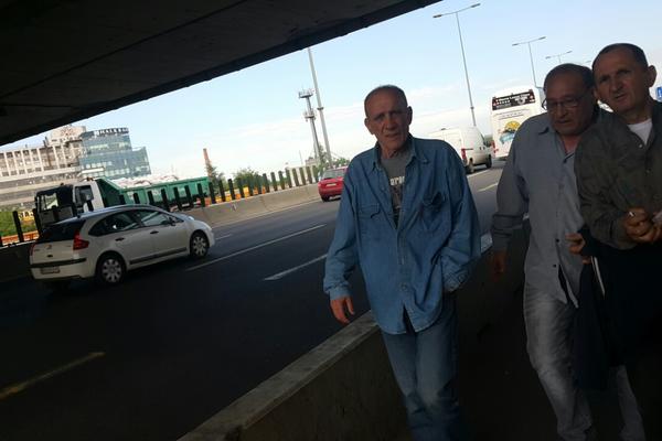 Vratili su se! Trio džeparoša opet pljačka Beograđane po prevozu! (FOTO)