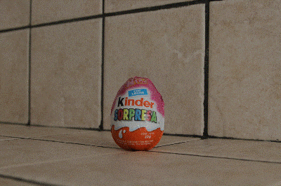 Kinder jaje je zabranjeno u SAD, i paprena je kazna ako probate da ga unesete (FOTO)