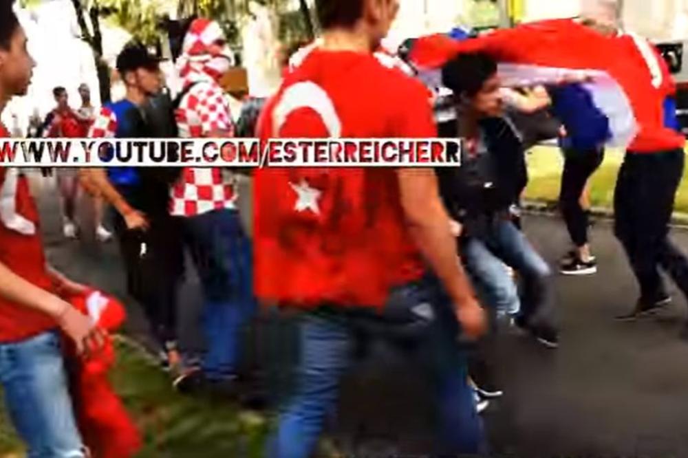 Dok su se u Parizu družili, Turci i Hrvati se tukli u Beču zbog zastave! (VIDEO)