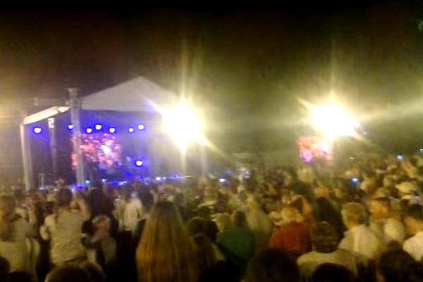 Ceca rasturila kod Palme: Evo kako je bilo na fenomenalnom certu u Kočarevu! (VIDEO)