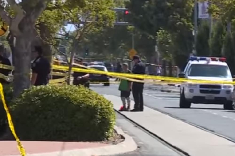 Crnac vitlao nožem na ulici, američki policajac ga ubio na licu mesta! (VIDEO)