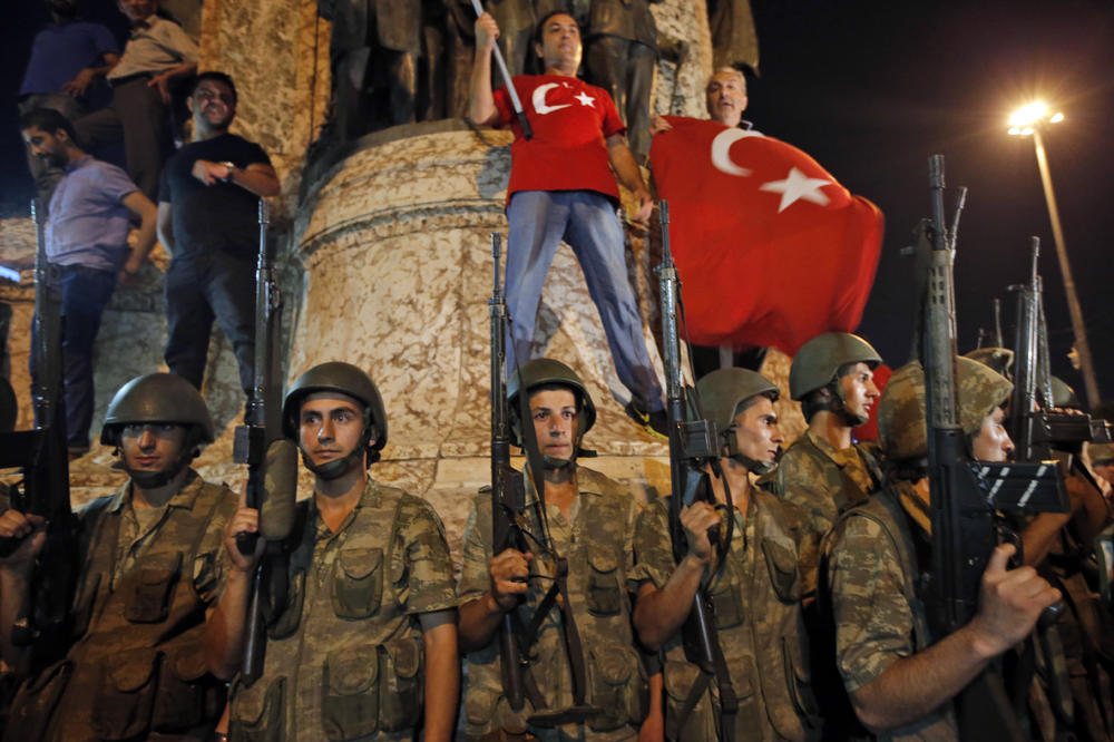 Grčki Vrhovni sud odlučio: Blokirano izručenje turskih vojnika!