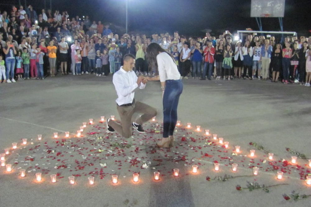 Zašto ovu fotografiju deli cela Bosna? Zato što je simbol prave ljubavi! (FOTO)