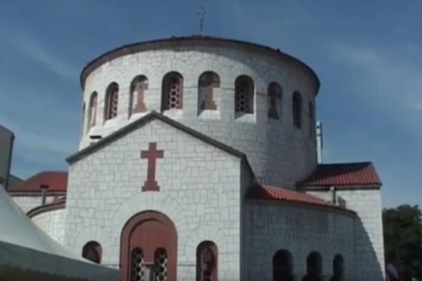 Stravično - Srbi opet na meti: Zapaljena pravoslavna crkva u centru Sarajeva! (VIDEO)