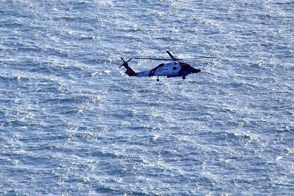 Vojni helikopter pao u more nedaleko od Soluna (FOTO)