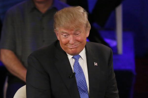 KAO ŠARGAREPA: Zašto je Tramp narandžast u licu?