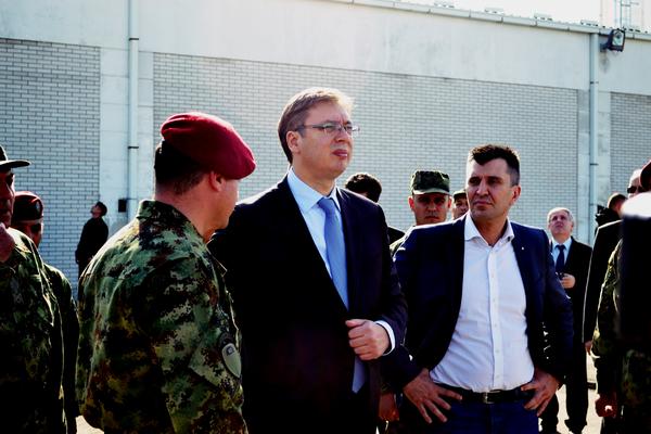 Vučić obišao 63. padobranski bataljon: Poseta Nišu i dalje traje! (FOTO) (VIDEO)