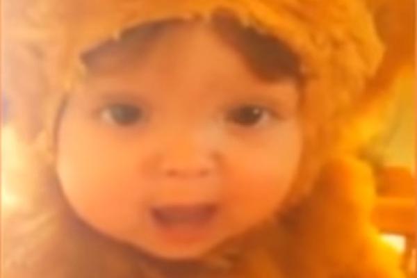 KAKAV LAV, STRAŠAN LAV: Ovo dete koje imitira kralja životinja je nešto NAJSLAĐE NA SVETU! (VIDEO)
