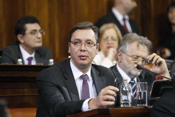 Vučić pred poslanicima: Zvali su me da podržim DOSOVSKOG KANDIDATA, nisam hteo jer...(FOTO)