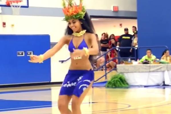 ISPAŠĆE VAM OČI kad vidite ovu Tahićanku KAKO VRCKA! (VIDEO)