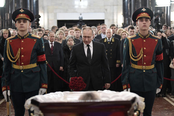 PUTINOV POSLEDNJI POZDRAV: Ruski vrh odao počast ubijenom ambasadoru! (FOTO) (VIDEO)