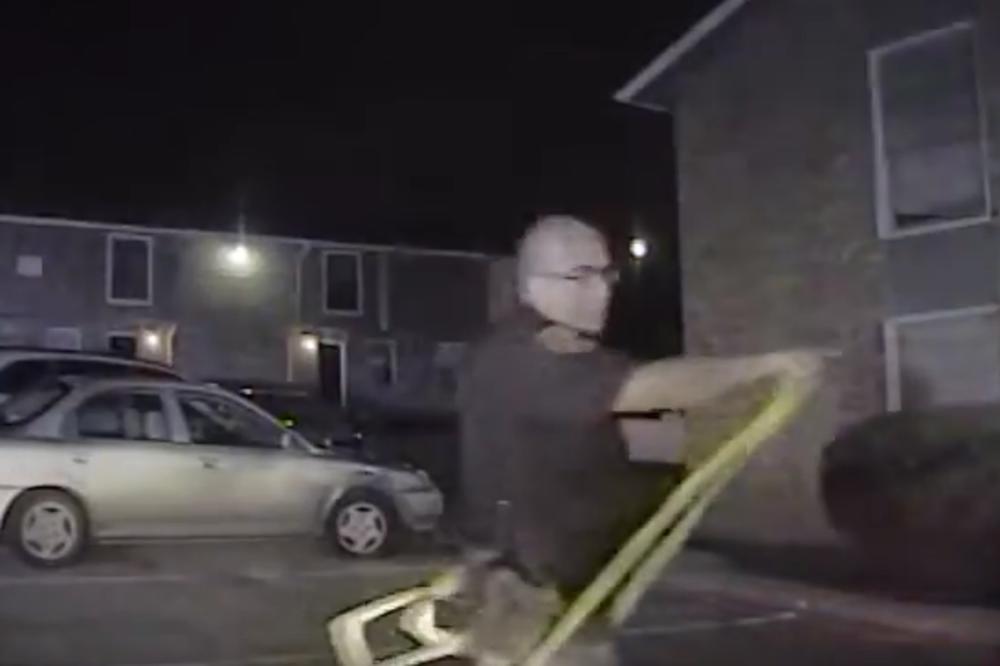Bahata i brutalna policija! Tamnoputi muškarac upucan, iako je nenaoružan! (VIDEO)