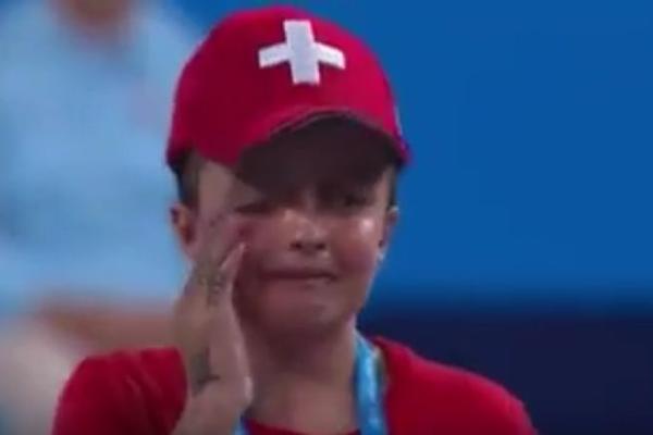 Suze ne mogu stanu... navijačica upoznala Federera, njena reakcija je neopisiva! (VIDEO)