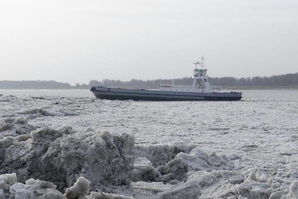 Mađarski ledolomci stigli u pomoć: Razbijaju led na Dunavu do Beograda