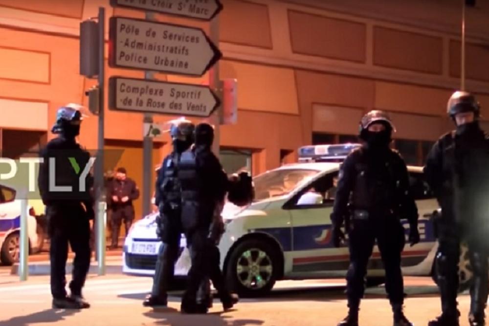 Predgrađe Pariza gorelo zbog brutalnosti policije, optuženi su za silovanje mladog crnca! (FOTO) (VIDEO)