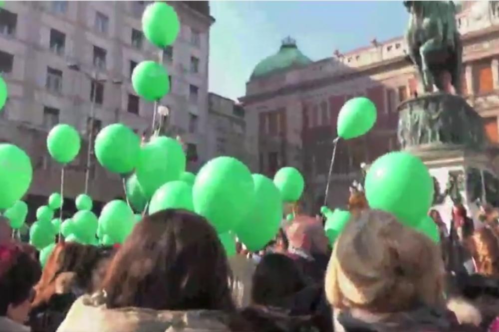 ONI SU BORCI VREDNI DIVLJENJA! Obeležava se dan dece obolele od raka, stotine balona poletelo u njihovu čast! (VIDEO)