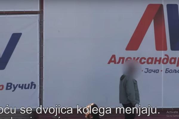 INTERVJU SA ČUVAROM VUČIĆEVOG BILBORDA: Zarađuje 125 dinara na sat, evo šta je sve otkrio! (VIDEO)